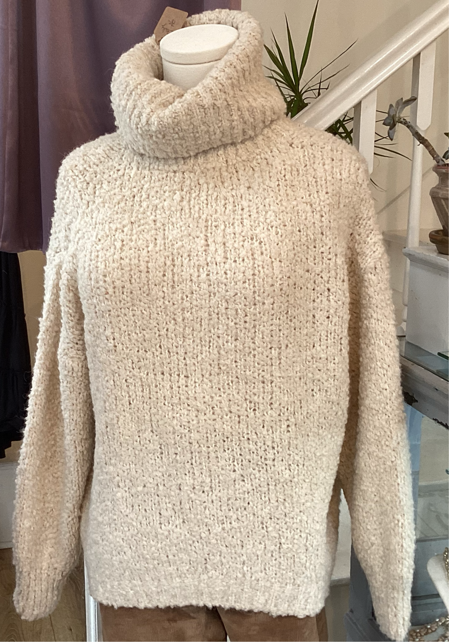 Alpaca Boucle loose Turtleneck