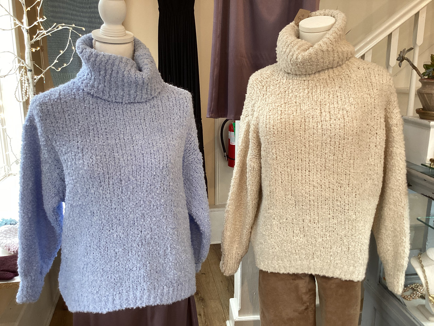 Alpaca Boucle loose Turtleneck